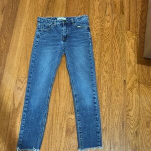 FANGGUIXIANG ANKLE LENGTH ROW HIM SKINNY MID RISE JEANS IN SIZE SMALL